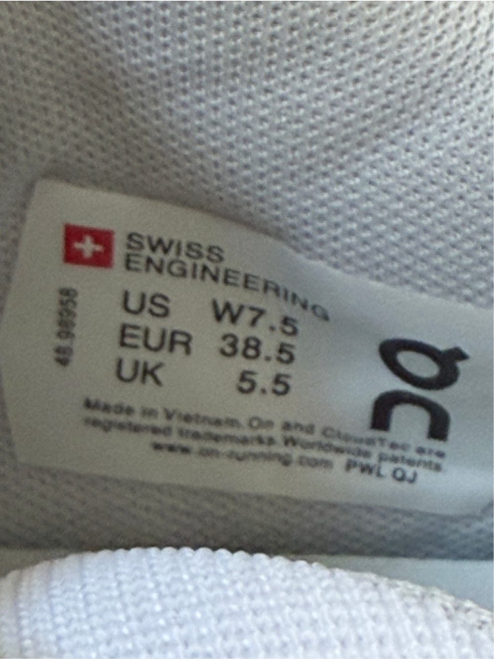 On The Roger Advantage White Hay Women’s 7.5 CloudTec Sneakers 48.98958 - Picture 6 of 10